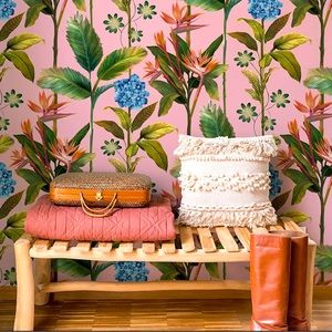 Wallpaper 118in x 17 in per roll